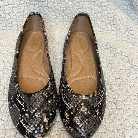 Faux Snake Skin Ballet Flats - Picture 3 of 3